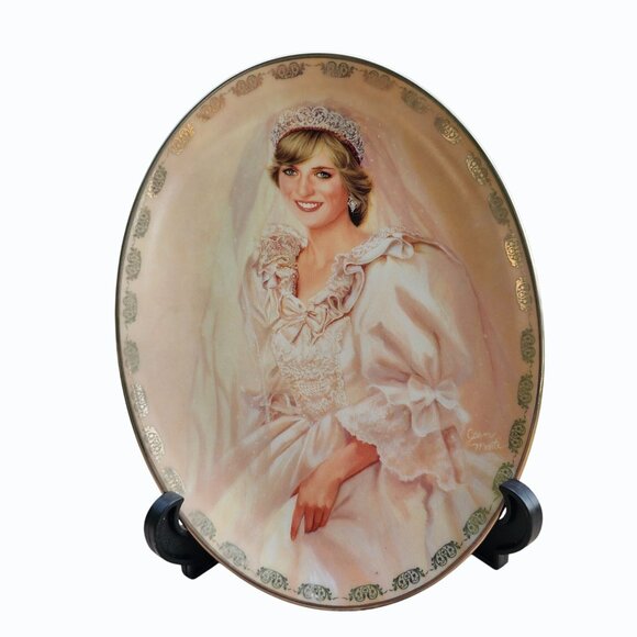 The People's Princess First Issue in the Diana: Queen of Our Hearts Collection - Picture 2 of 8